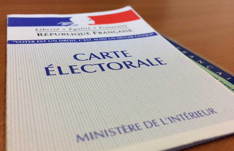 Pour pouvoir voter lors des élections en France, il faut être inscrit sur les listes électorales au plus tard 6 semaines avant la date de l’élection.